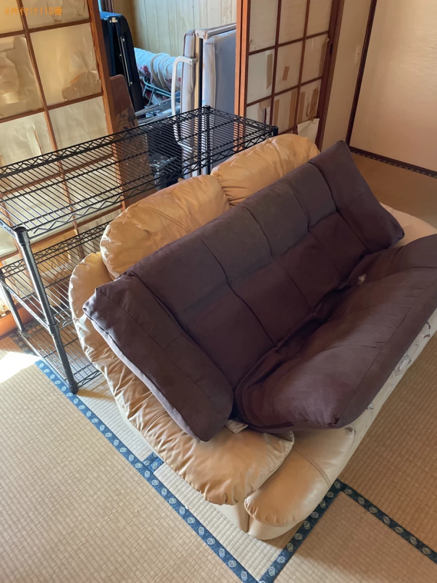 折り畳みベッド、簡易ソファー、二人掛けソファー、ストーブ等の回収