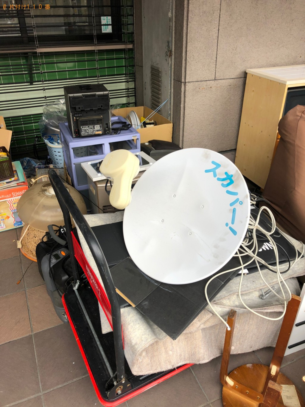 ガラステーブル、テレビ、パソコン、タンス、アンテナ、椅子等の回収